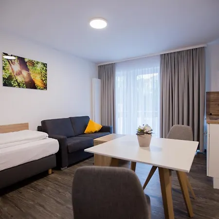 ホテル Schoko-apartments Mit Bad & Kueche Unterschneidheim