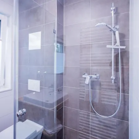 Schoko-apartments Mit Bad & Kueche * Unterschneidheim