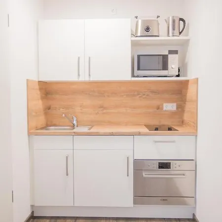 ホテル Schoko-apartments Mit Bad & Kueche Unterschneidheim