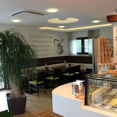 ホテル Schoko-apartments Mit Bad & Kueche Unterschneidheim