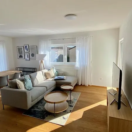 ホテル Schoko-apartments Mit Bad & Kueche Unterschneidheim