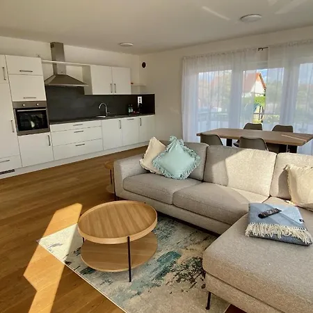 ホテル Schoko-apartments Mit Bad & Kueche Unterschneidheim